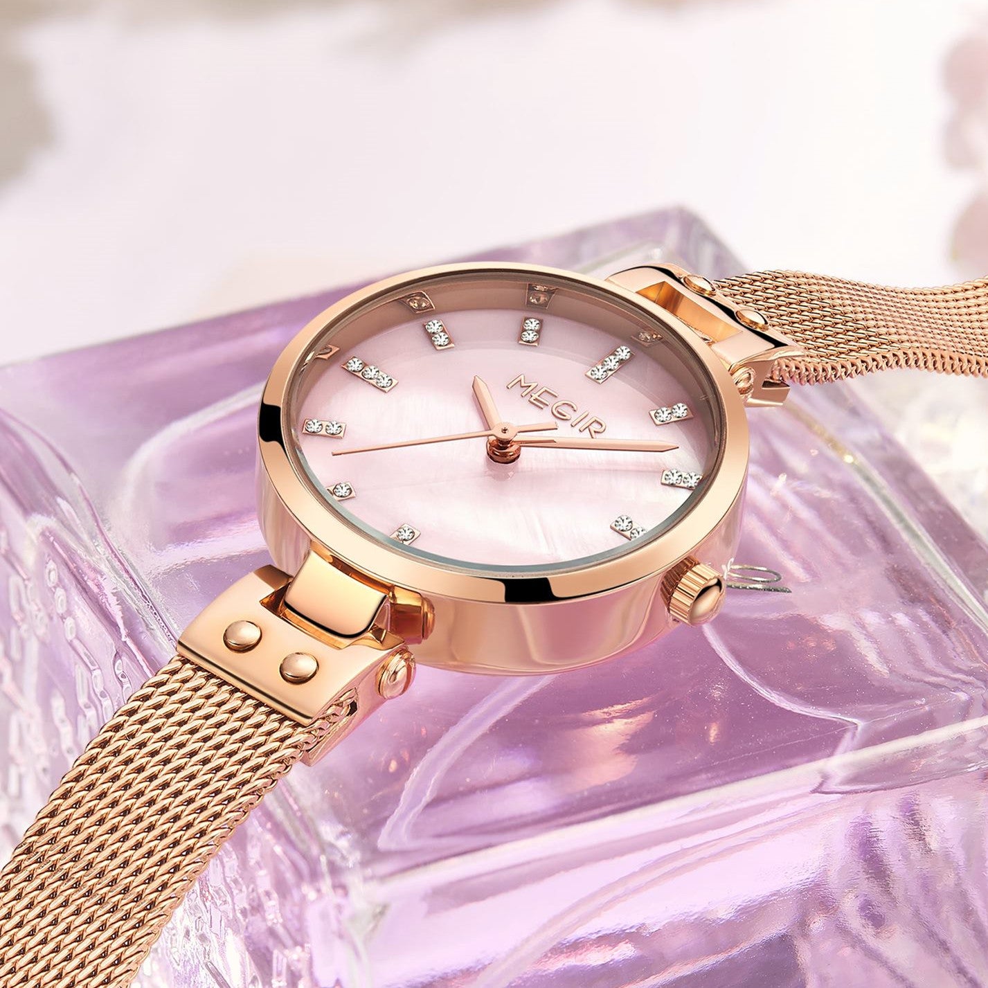 MEGIR Watches for Women Top Brand Fashion Ladies Wristwatch Waterproof Female Quartz Luxury Watch Montre Femme 7025
